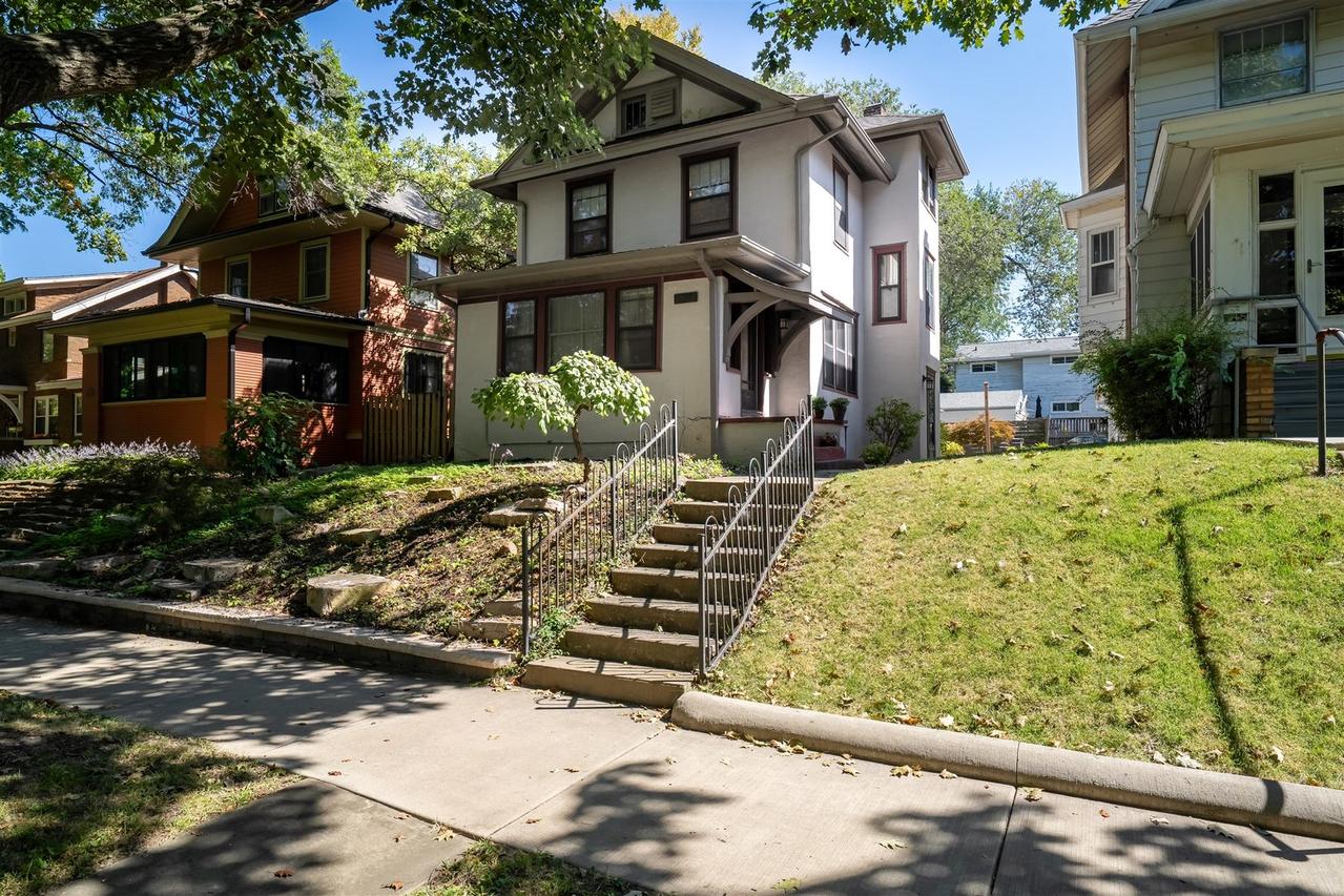 1317 N Clinton Blvd., Bloomington, IL 61701