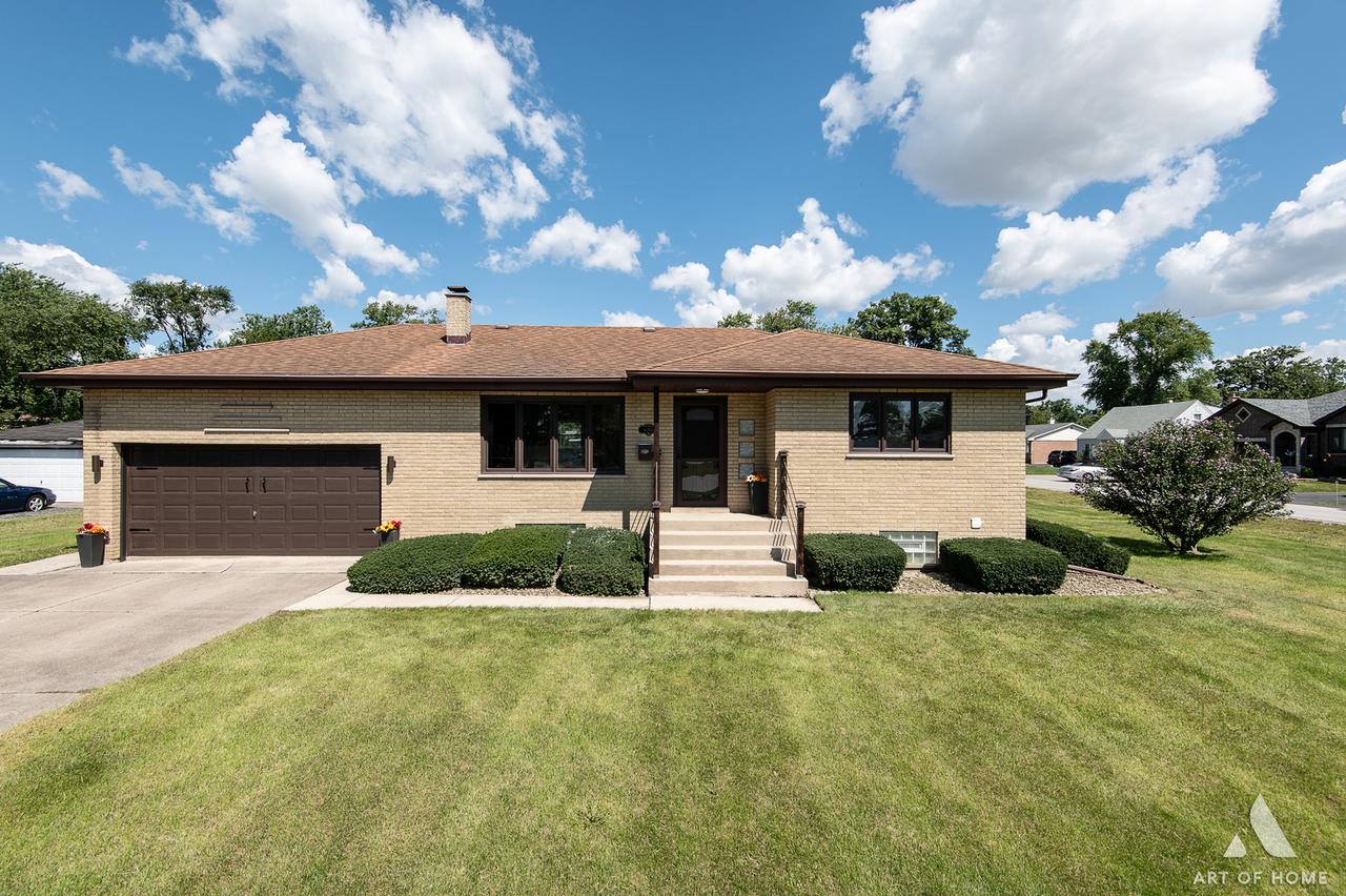 6710 W 115th St., Worth, IL 60482