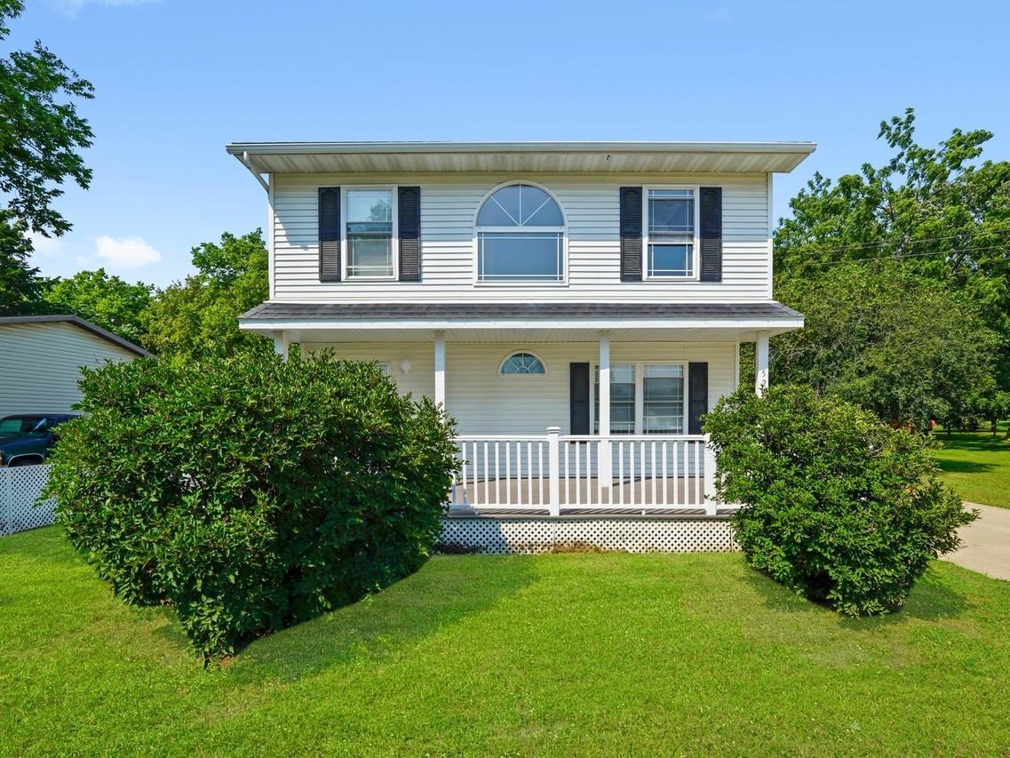520 W Johnson St., Utica, IL 61373