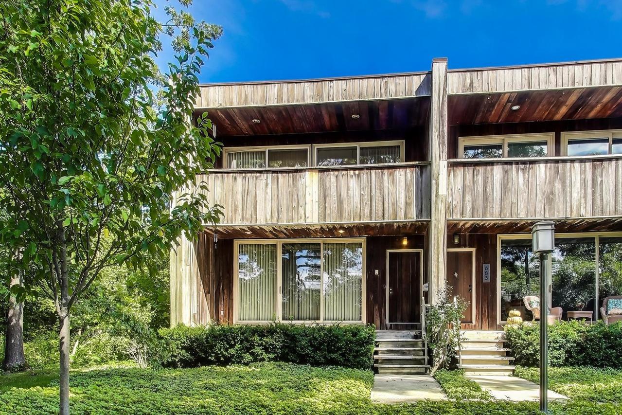 685 Vine Ave., Highland Park, IL 60035