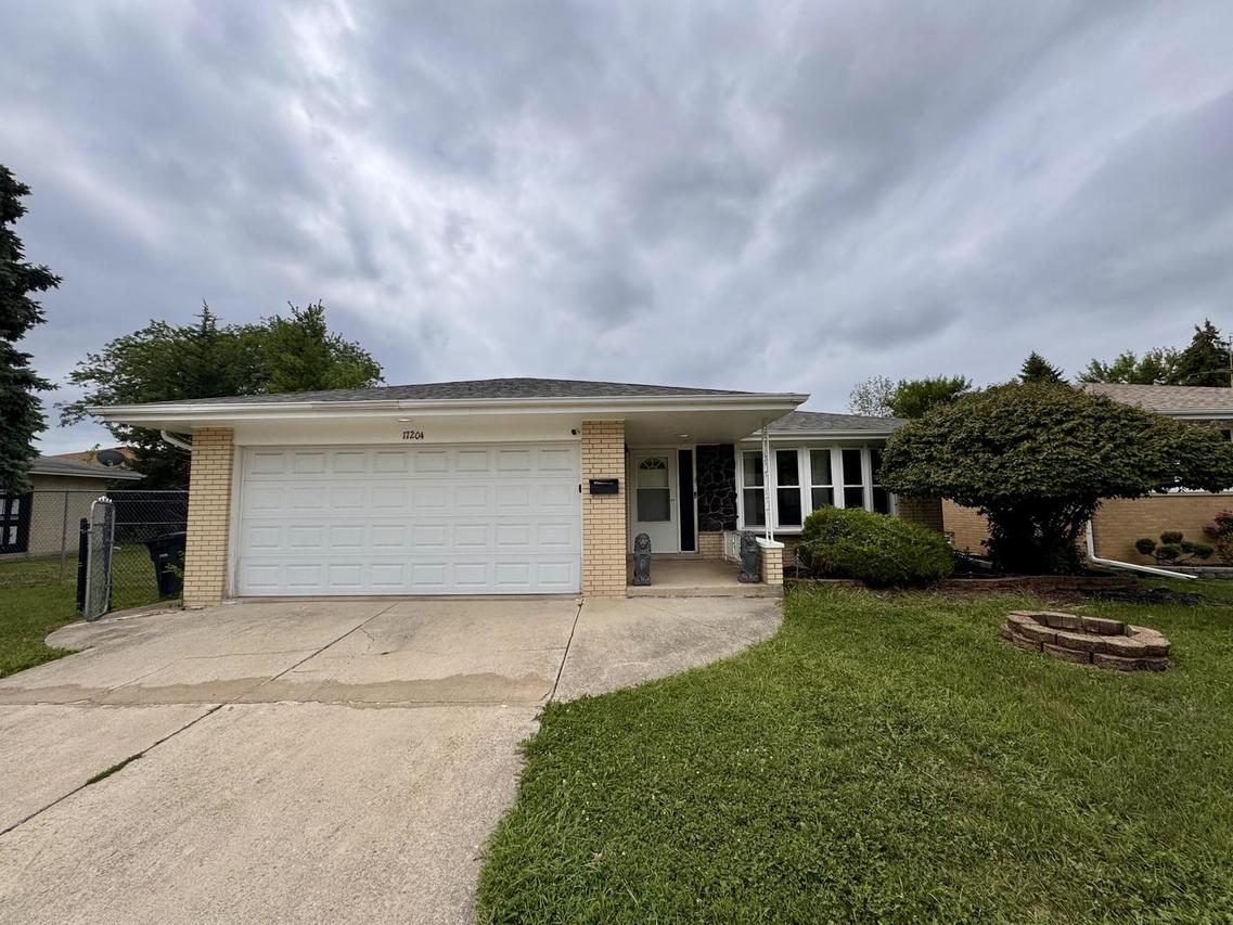 17204 Bernadine St., Lansing, IL 60438