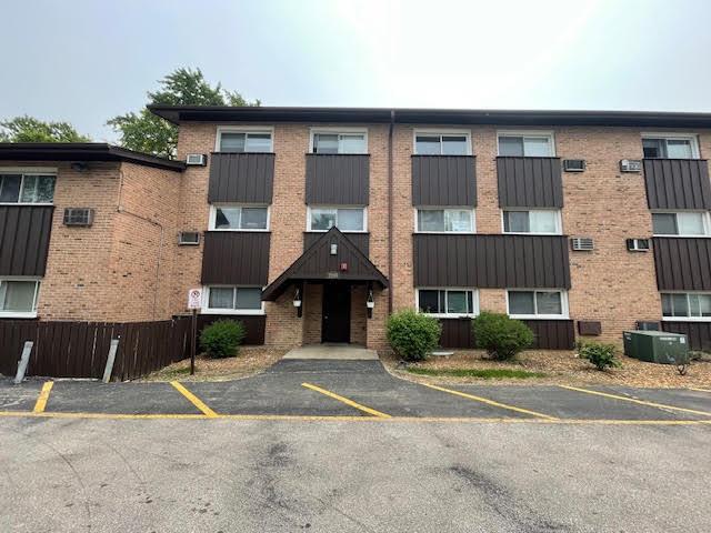 2209 Arbor Cir. #5, Downers Grove, IL 60515