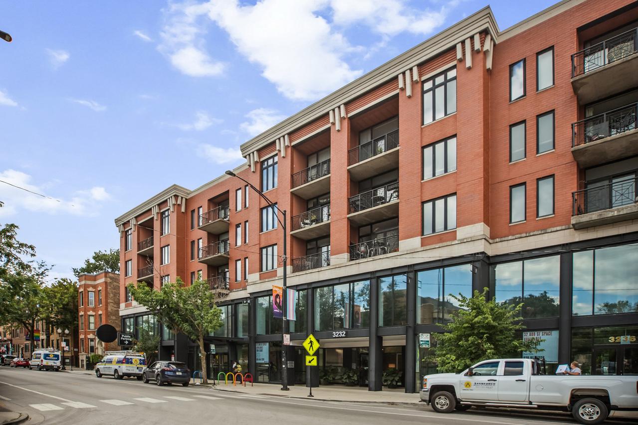 3232 N Halsted St. #H206, Chicago, IL 60657