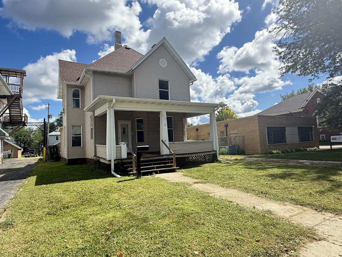 604 2nd Ave., Sterling, IL 61081