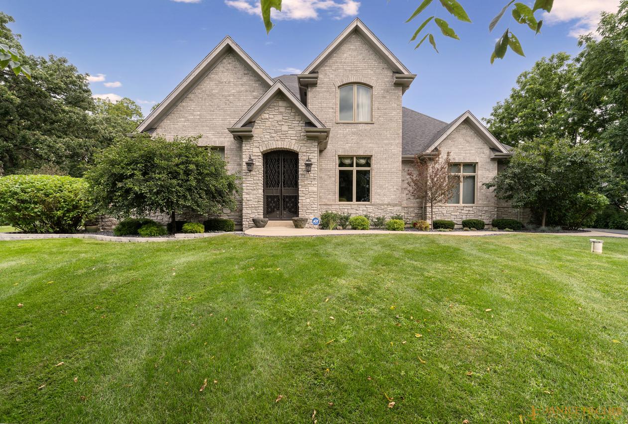 2600 Whiteoak Ct., Mchenry, IL 60050