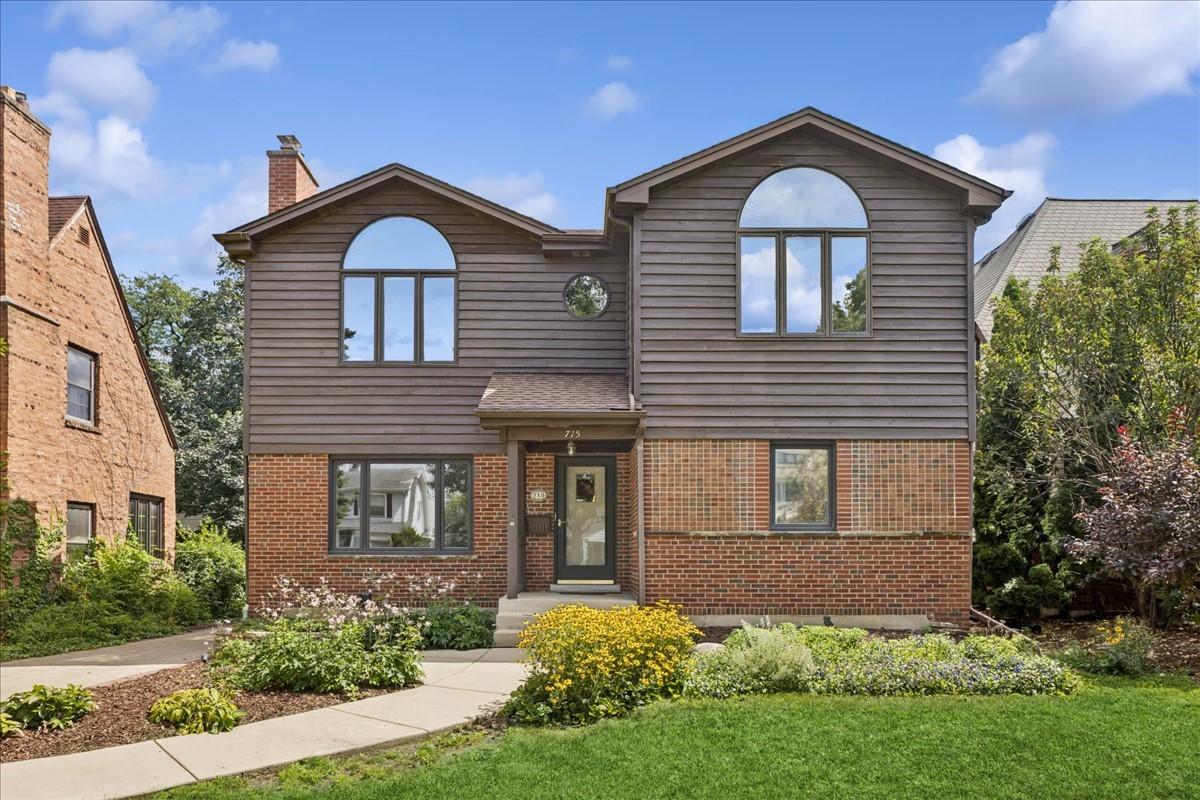 715 S Catherine Ave., La Grange, IL 60525