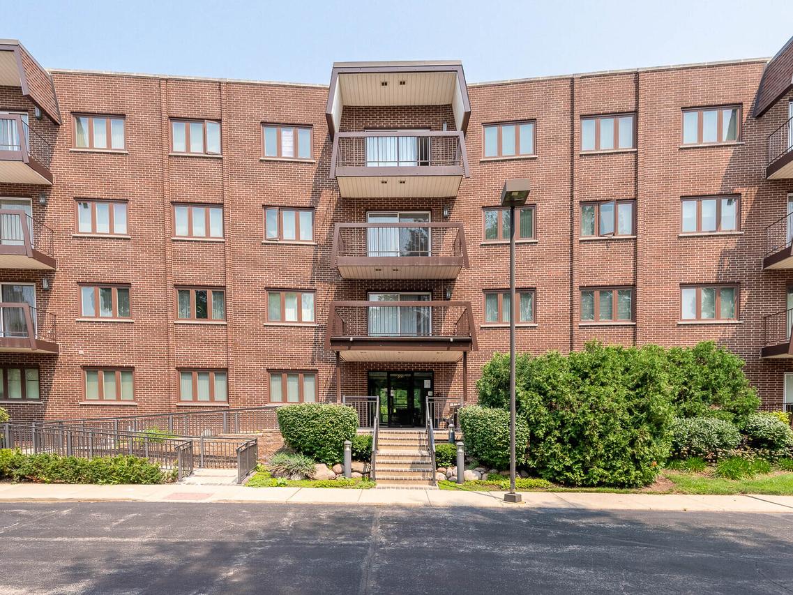 400 E Dundee Rd. #405C, Buffalo Grove, IL 60089