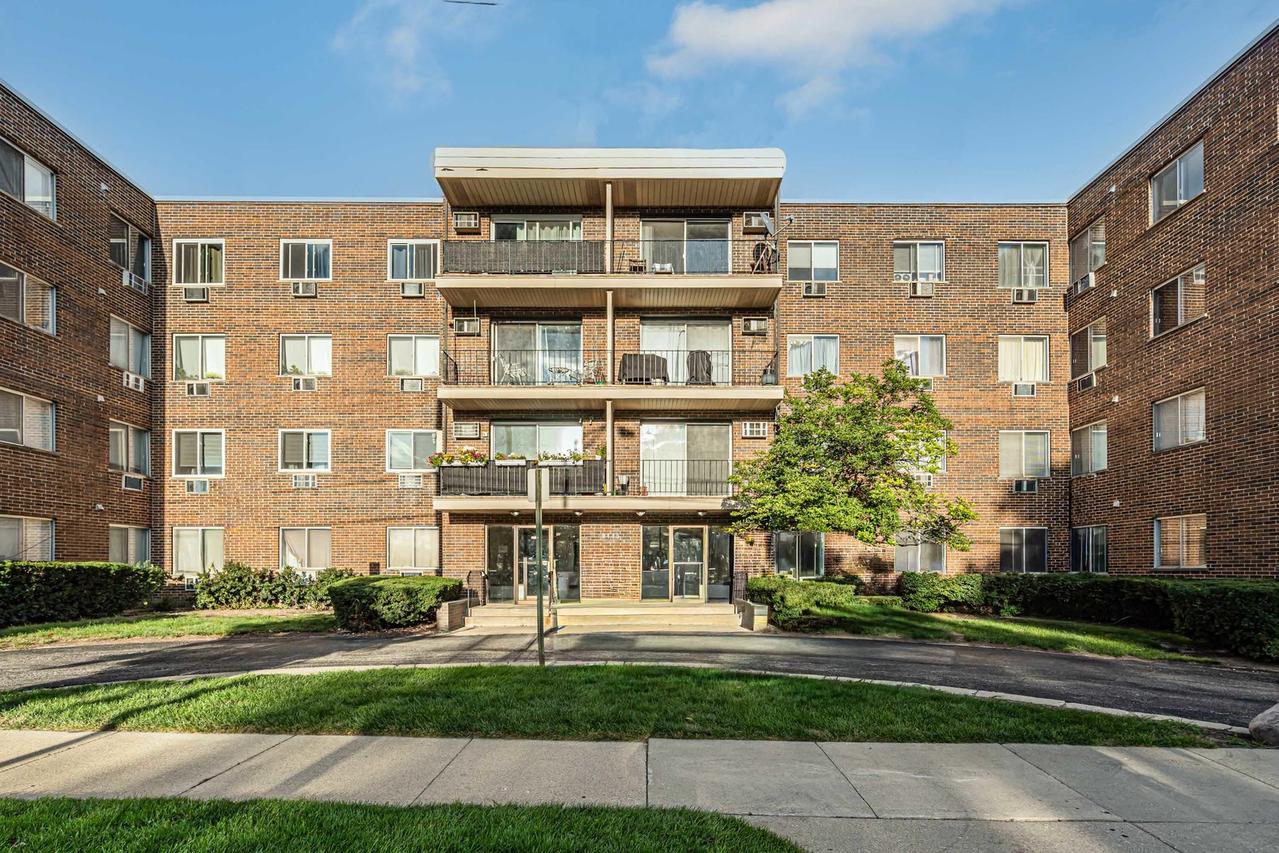 9445 Kenton Ave. #408, Skokie, IL 60076