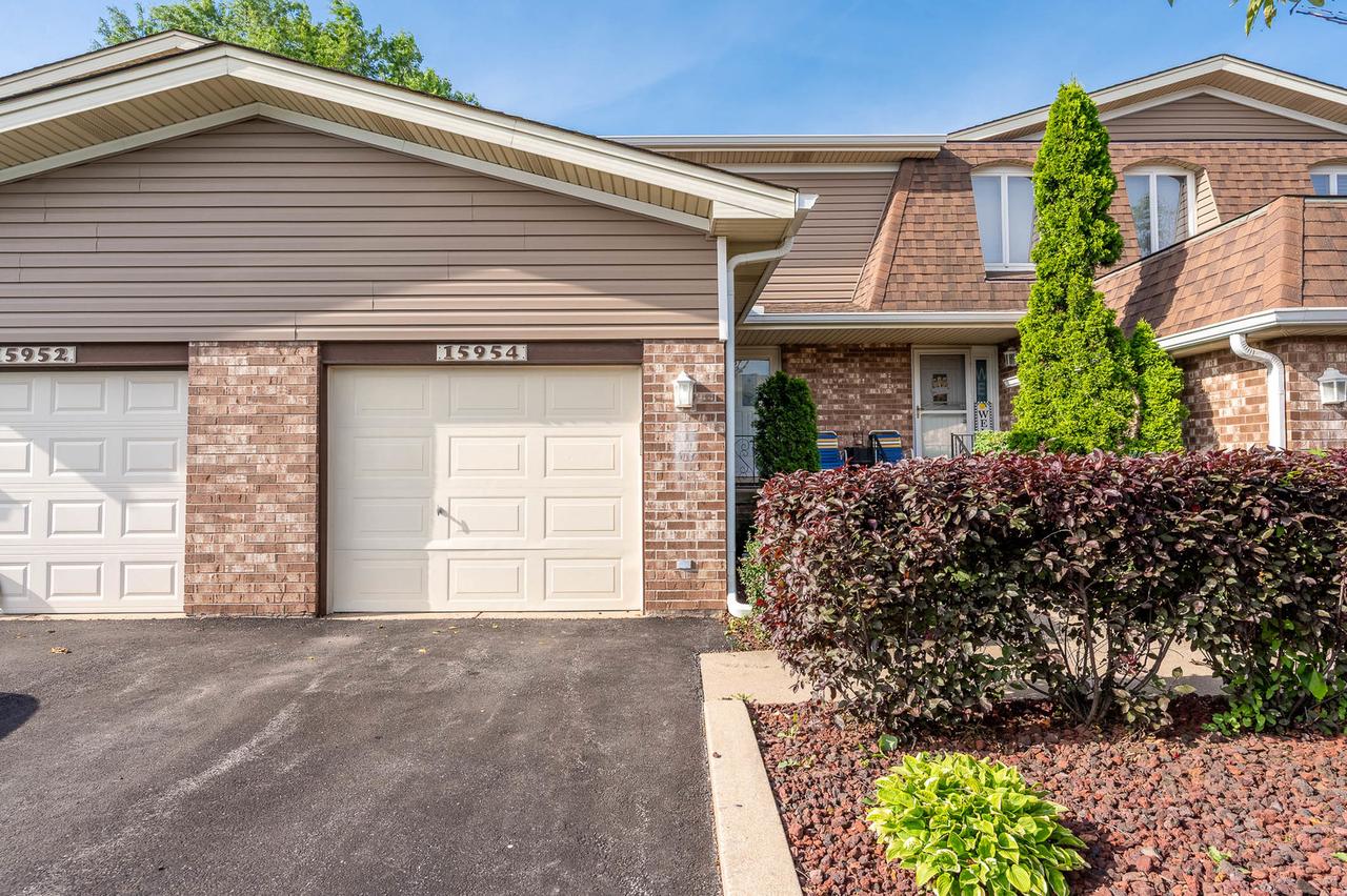 15954 78th Ave., Tinley Park, IL 60477