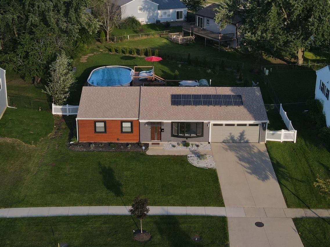 421 N Braintree Dr., Schaumburg, IL 60194