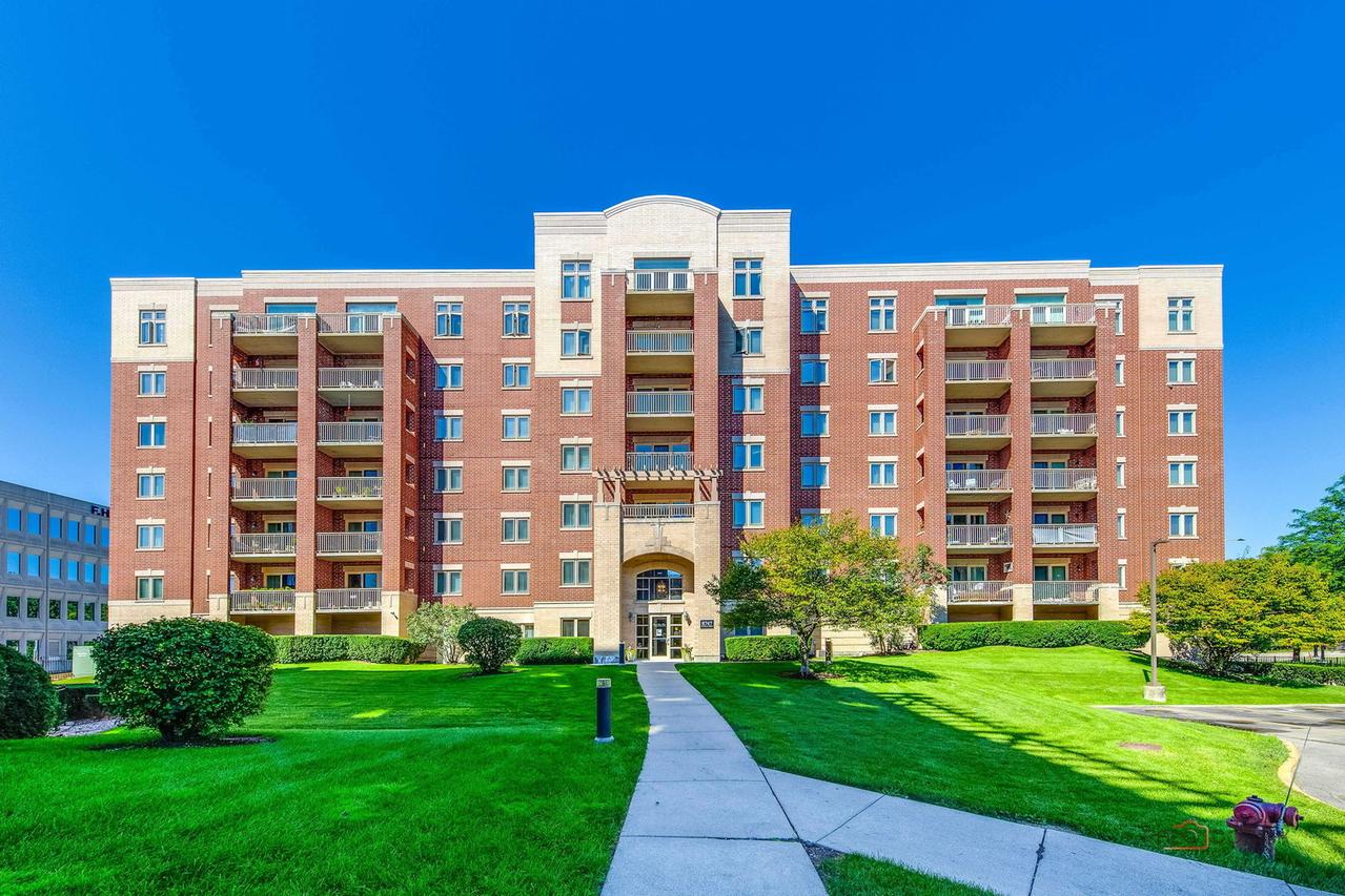 8747 W Bryn Mawr Ave. #207, Chicago, IL 60631