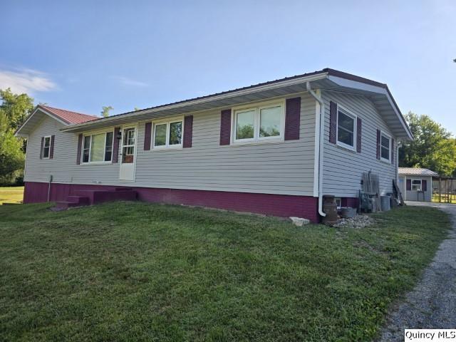 105 N 3rd St., La Harpe, IL 61450