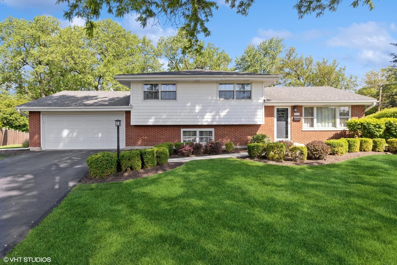 5518 Wilcox Ave., Downers Grove, IL 60516