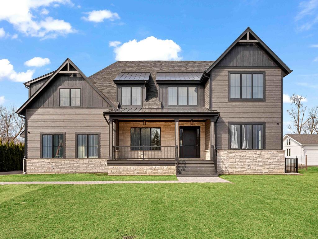 2410 White Oak Dr., Northbrook, IL 60062