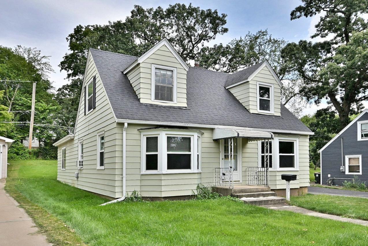 527 Fremont St., West Chicago, IL 60185