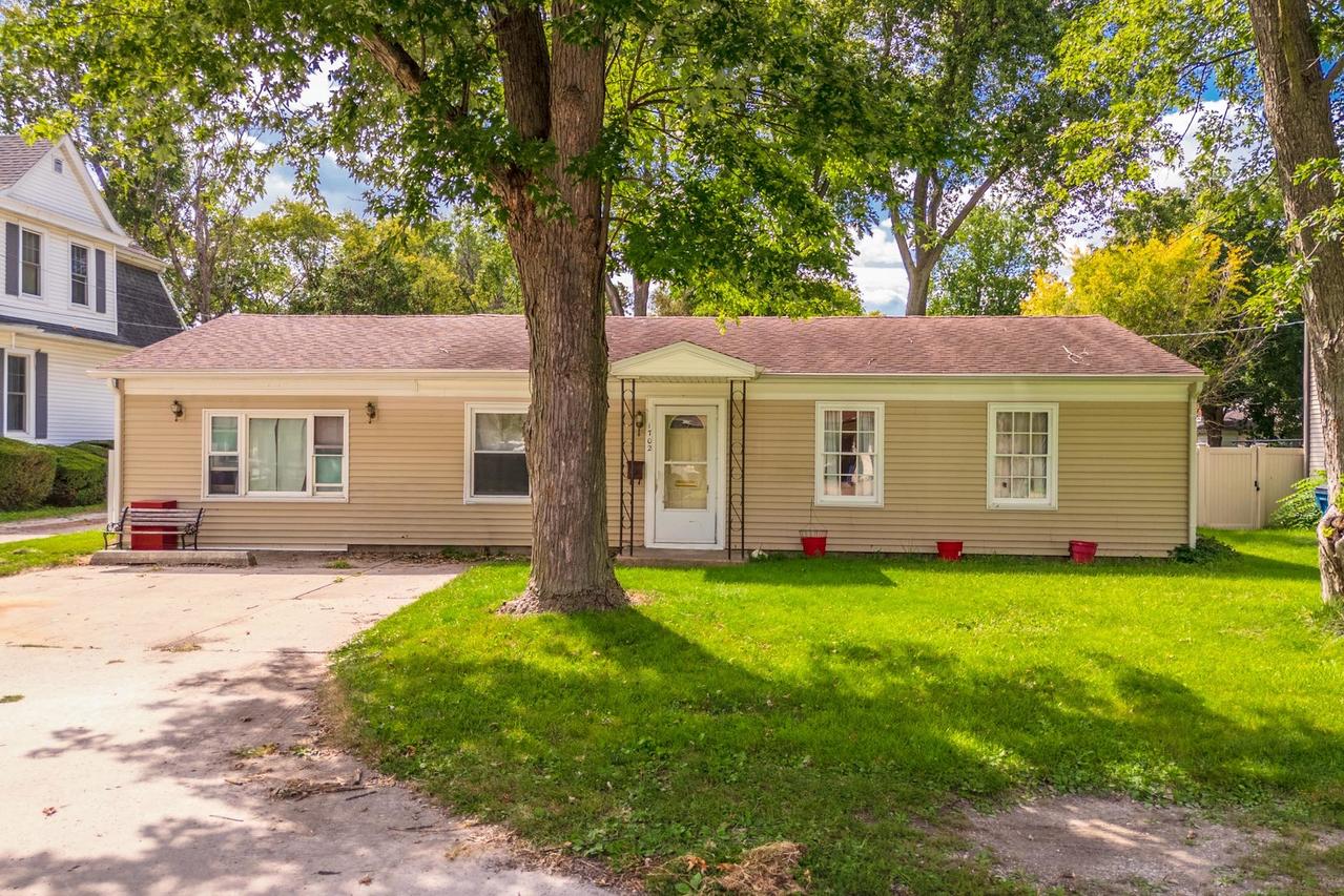 1702 S Plum St., Pontiac, IL 61764