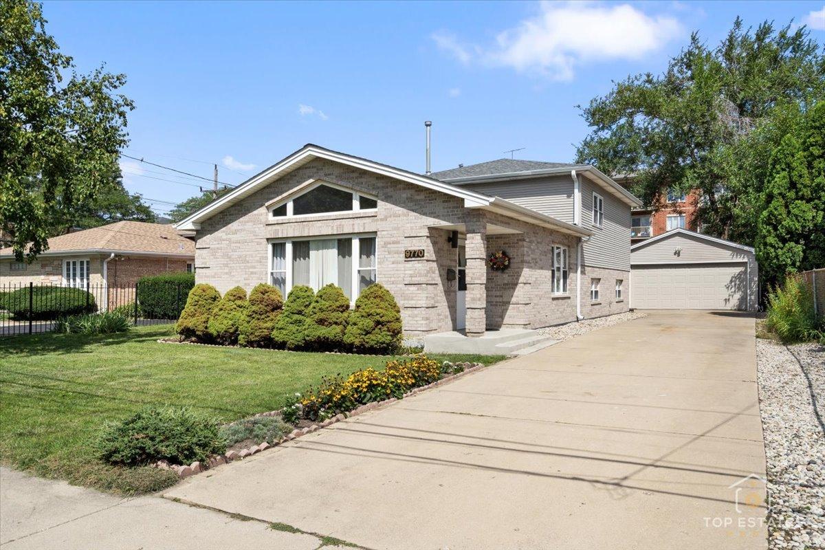 9770 Ivanhoe Ave., Schiller Park, IL 60176