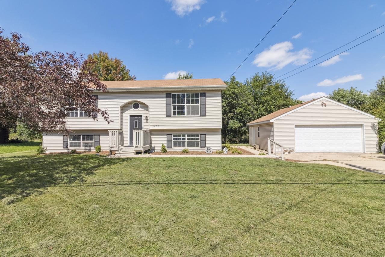 1243 Jericho Rd., Aurora, IL 60506