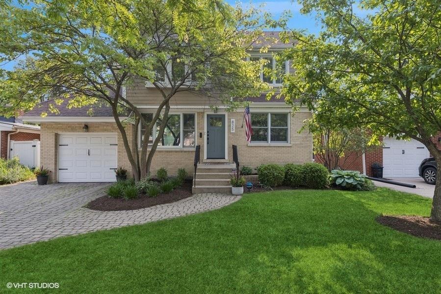 825 S Stone Ave., La Grange, IL 60525