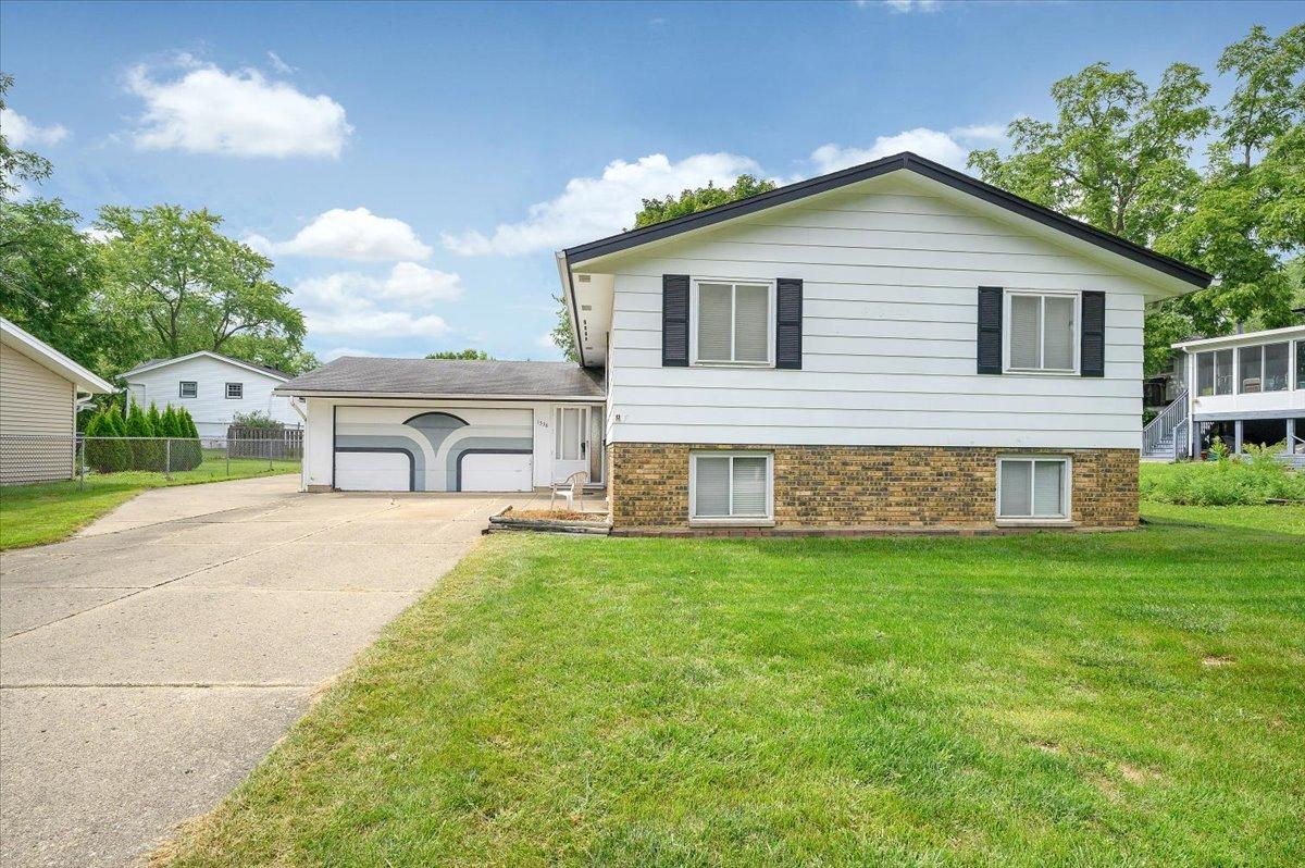 1338 Radcliffe Ln., Schaumburg, IL 60193