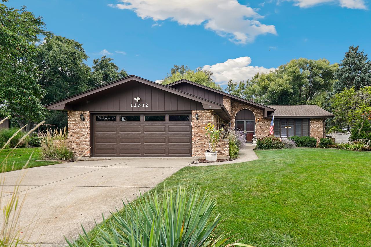 12032 Lake View Dr., Orland Park, IL 60467