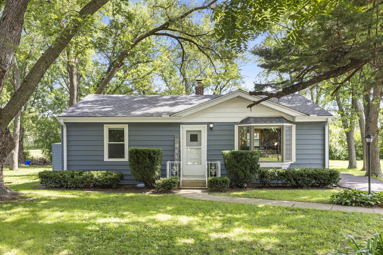 1N321 Morse St., Carol Stream, IL 60188
