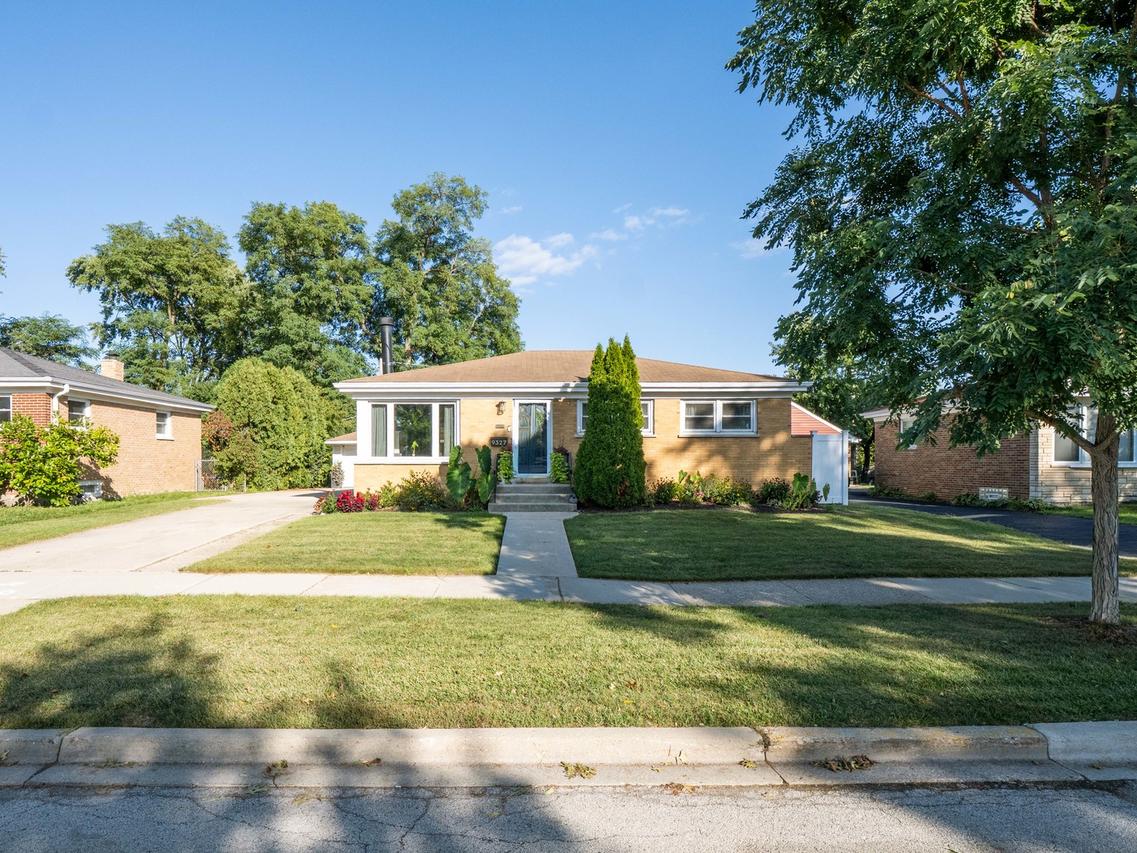 9327 Oriole Ave., Morton Grove, IL 60053
