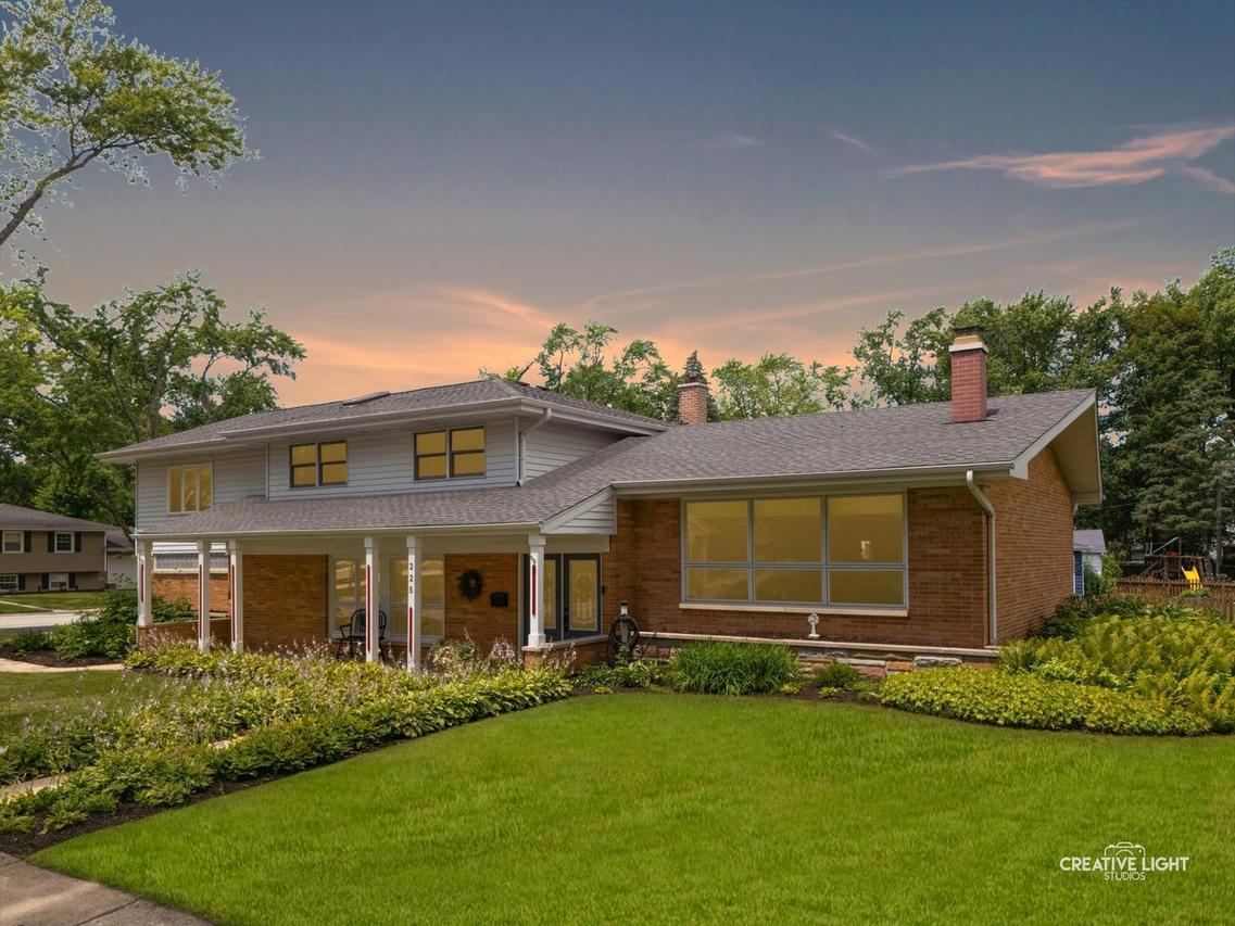 225 Elmwood Dr., Naperville, IL 60540
