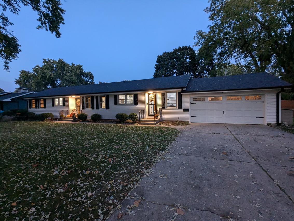 228 S Westlawn Ave., Aurora, IL 60506
