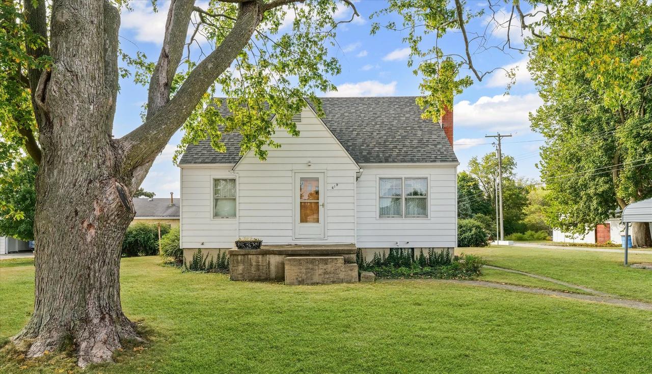 619 E 11th St., Gibson City, IL 60936