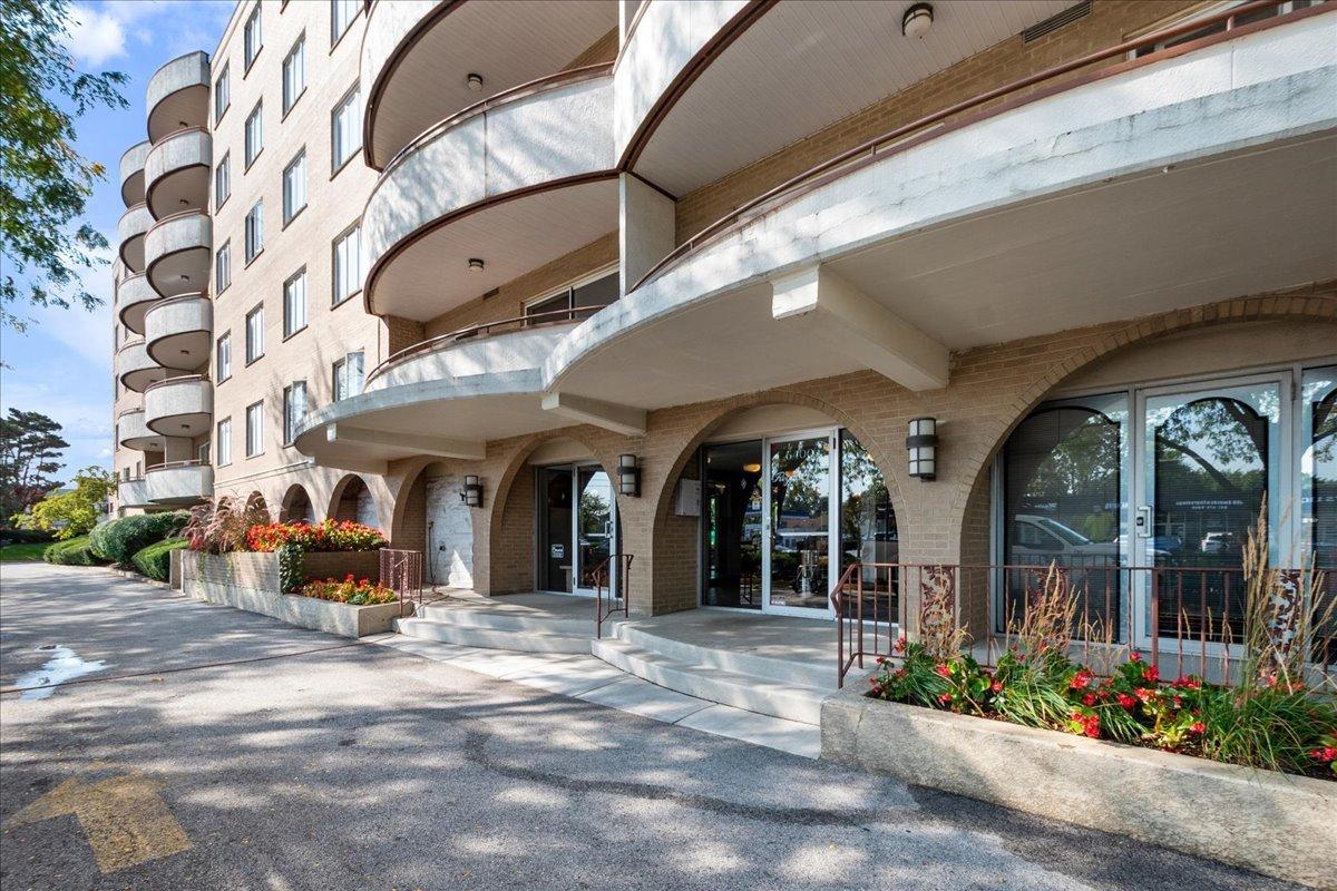 6400 N Cicero Ave. #410, Lincolnwood, IL 60712