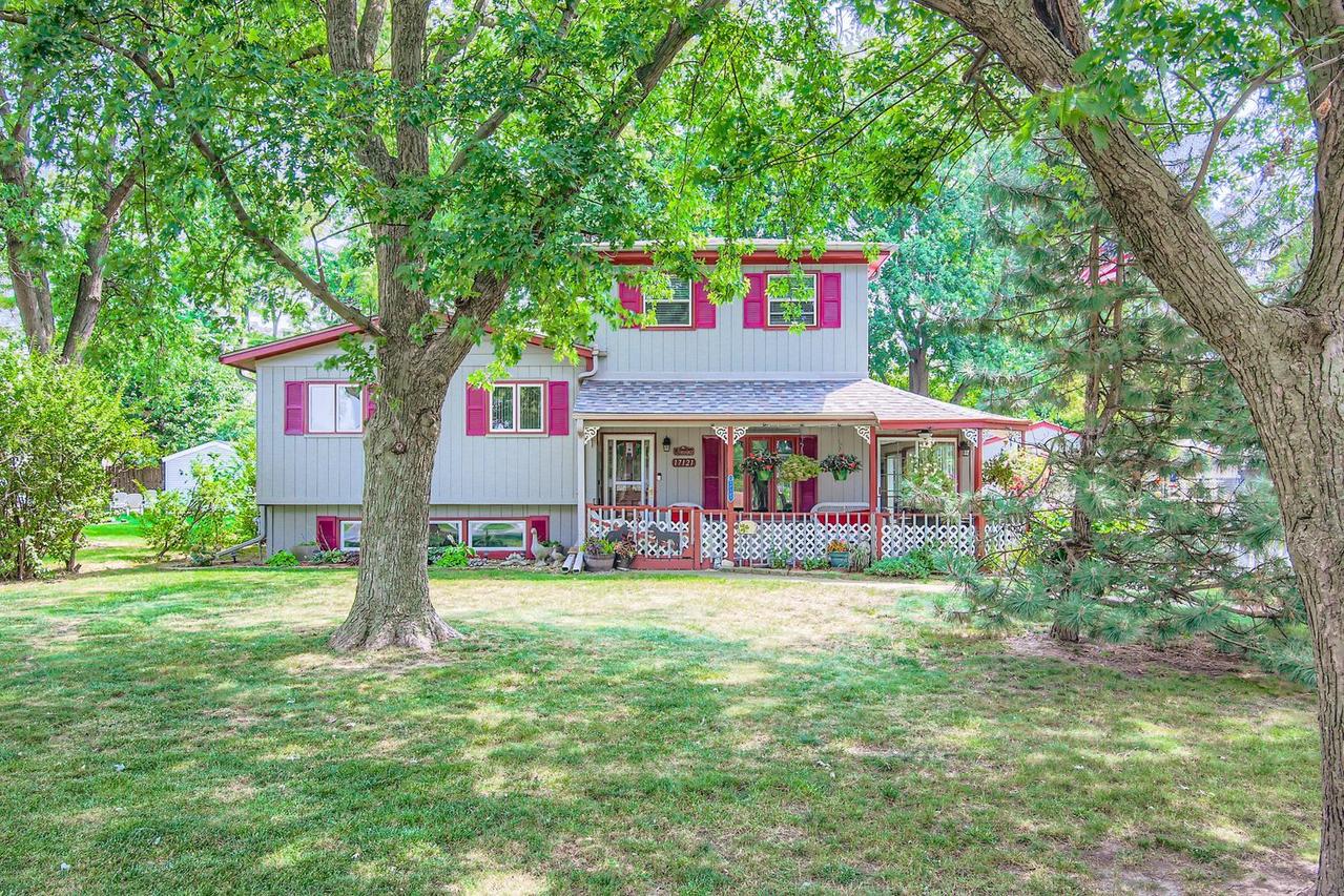 17121 Ozark Ave., Tinley Park, IL 60477