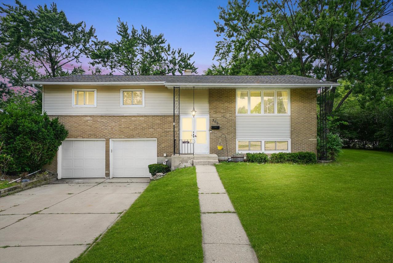 306 N Bissell Dr., Palatine, IL 60074