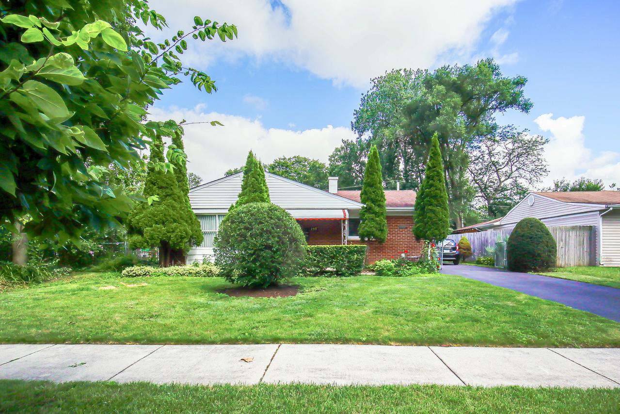 295 E Dennis Rd., Wheeling, IL 60090