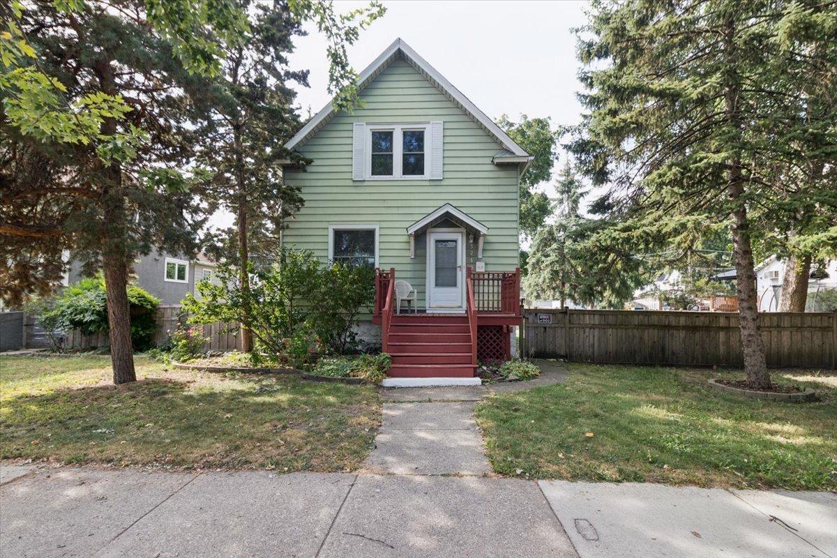 3240 East Ave., Berwyn, IL 60402