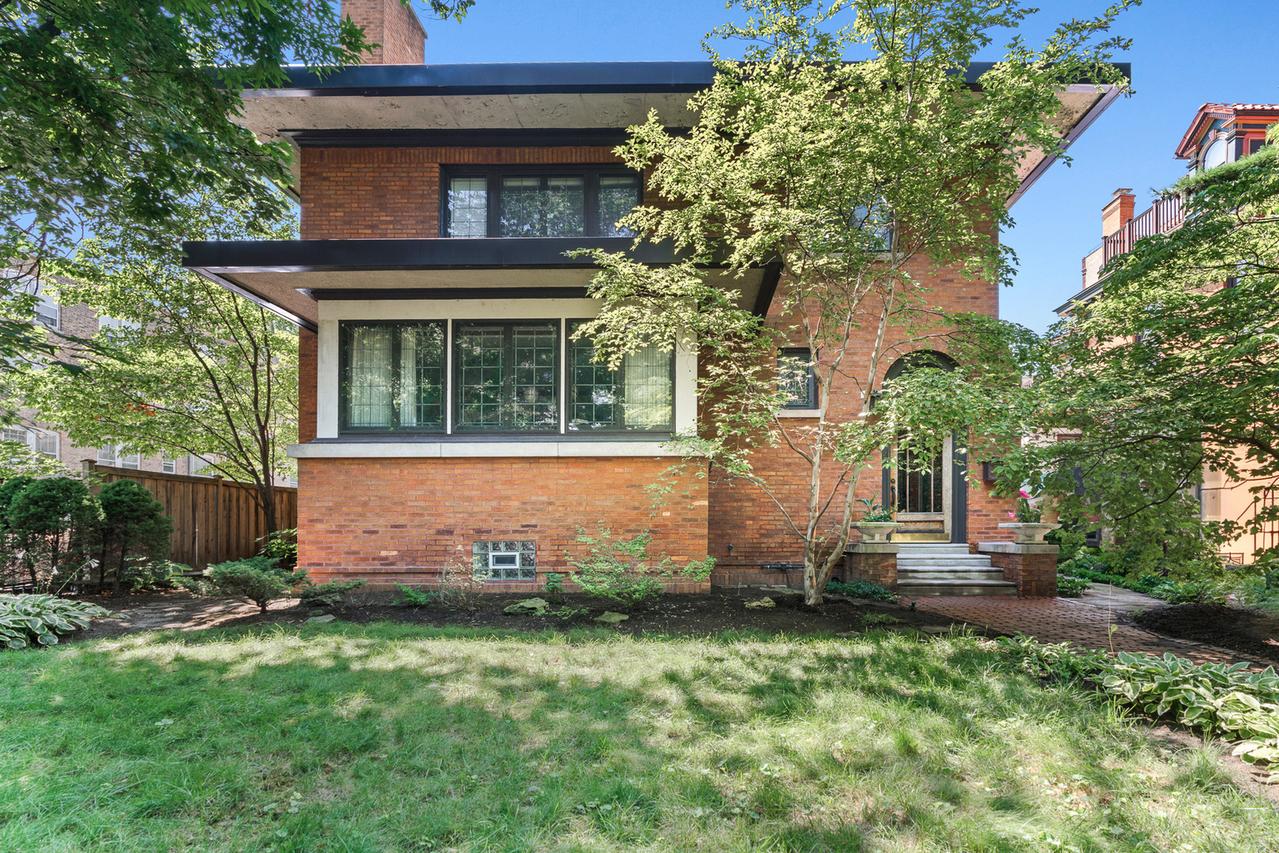 4538 N Malden St., Chicago, IL 60640