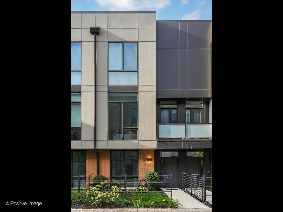 1904 N Campbell Ave. #C, Chicago, IL 60647