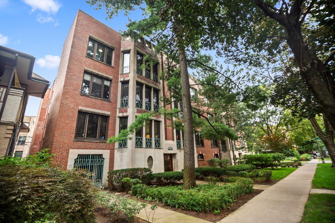 304 N Grove Ave. #1B, Oak Park, IL 60302