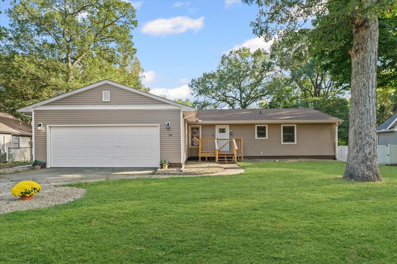 1101 Pin Oak Dr., Mahomet, IL 61853