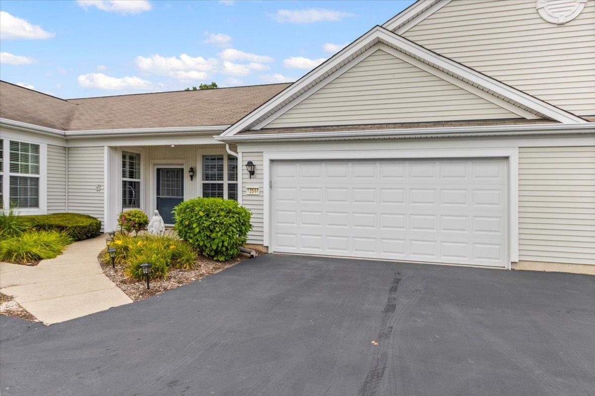 13544 Delaney Rd., Huntley, IL 60142
