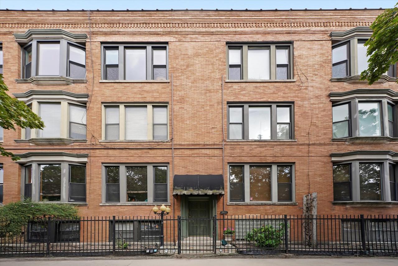 3901 N Fremont St. #3N, Chicago, IL 60613
