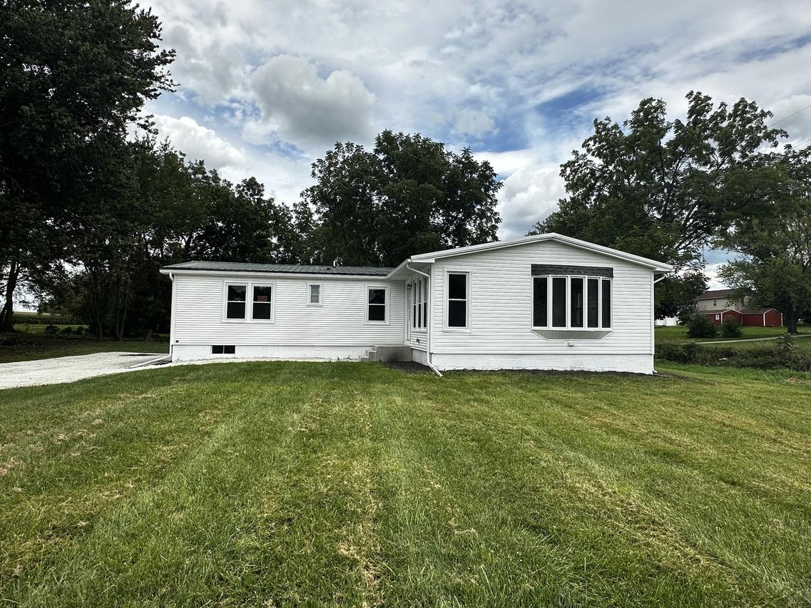 764 Brooklyn Rd., West Brooklyn, IL 61378