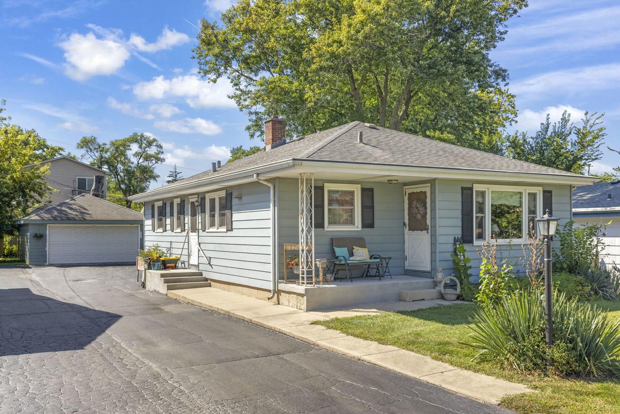 428 S Warwick Ave., Westmont, IL 60559