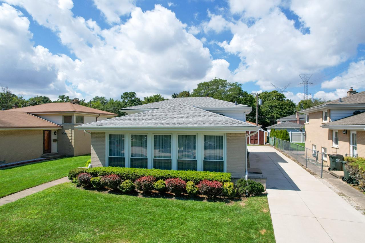 9310 Mason Ave., Morton Grove, IL 60053