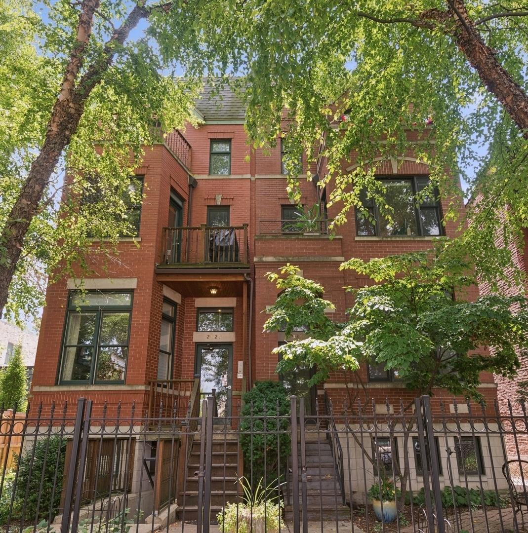 2031 W Evergreen Ave. #2W, Chicago, IL 60622