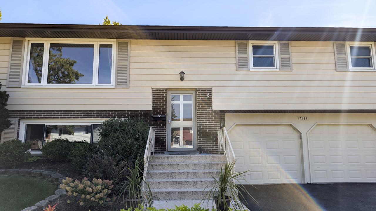 6337 Carlsbad Dr., Tinley Park, IL 60477