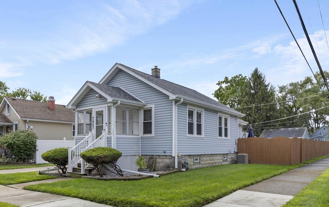 3403 Monroe St., Lansing, IL 60438