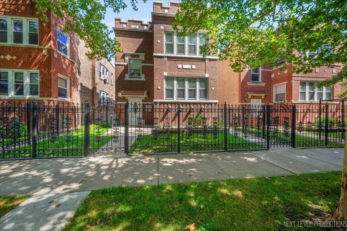 4829 N Karlov Ave., Chicago, IL 60630