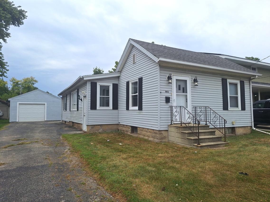 1913 Columbus St., Ottawa, IL 61350