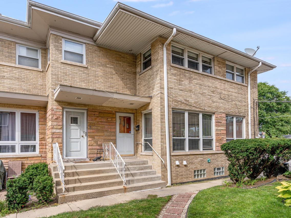 1543 Franklin Ave. #B, River Forest, IL 60305